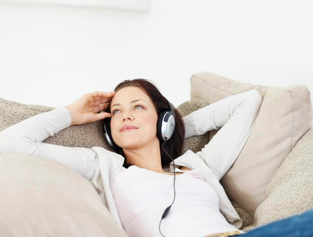 音樂對(duì)人是有影響的它通過音調(diào)能影響到人的情緒
